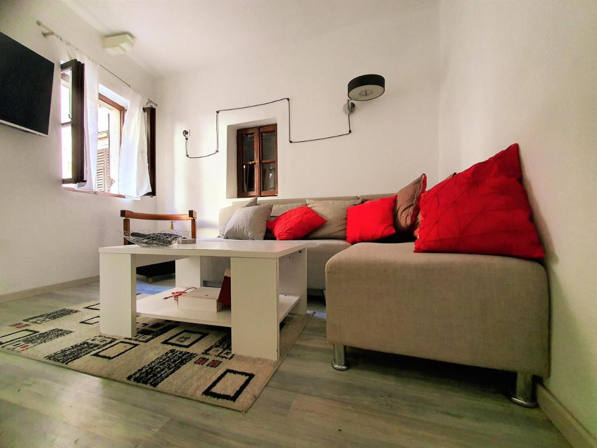 St.Tripun Apartment Kotor Buitenkant foto