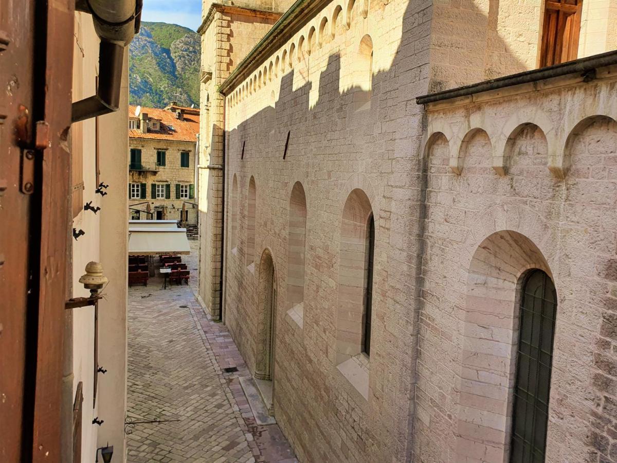 St.Tripun Apartment Kotor Buitenkant foto
