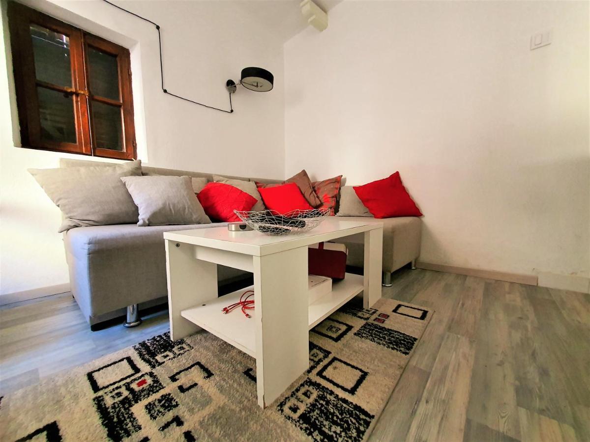 St.Tripun Apartment Kotor Buitenkant foto