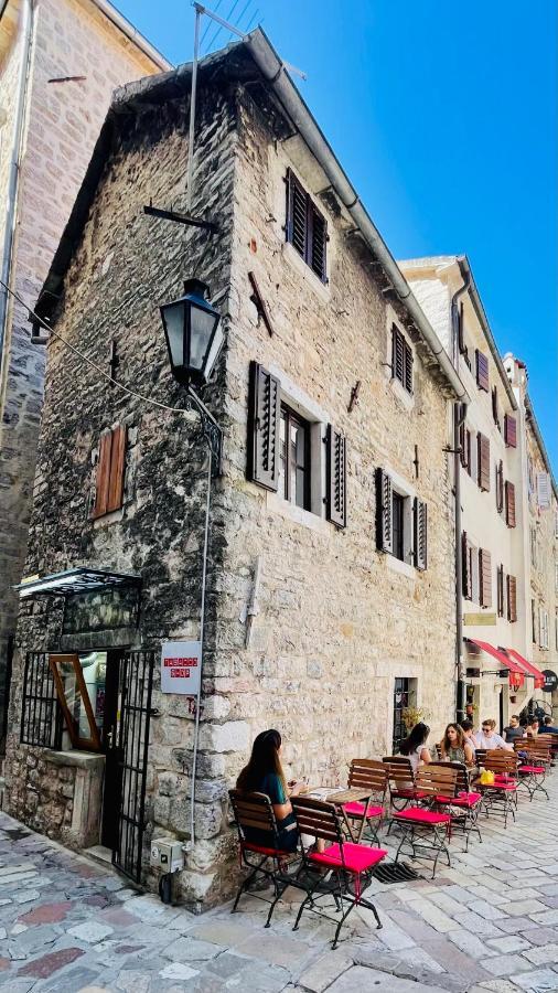 St.Tripun Apartment Kotor Buitenkant foto